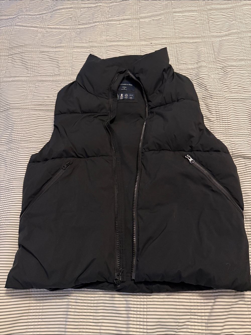 Abercrombie & Fitch Black Puffer Vest